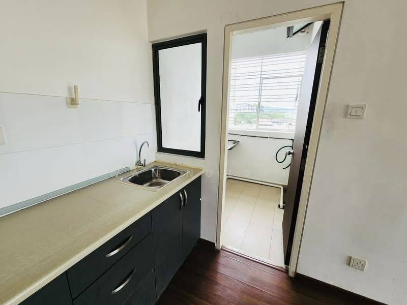 Service Residence for Sale at Seasons Garden Residences - Wan Nurani - Kitchen - PropertyGuru.com.my
