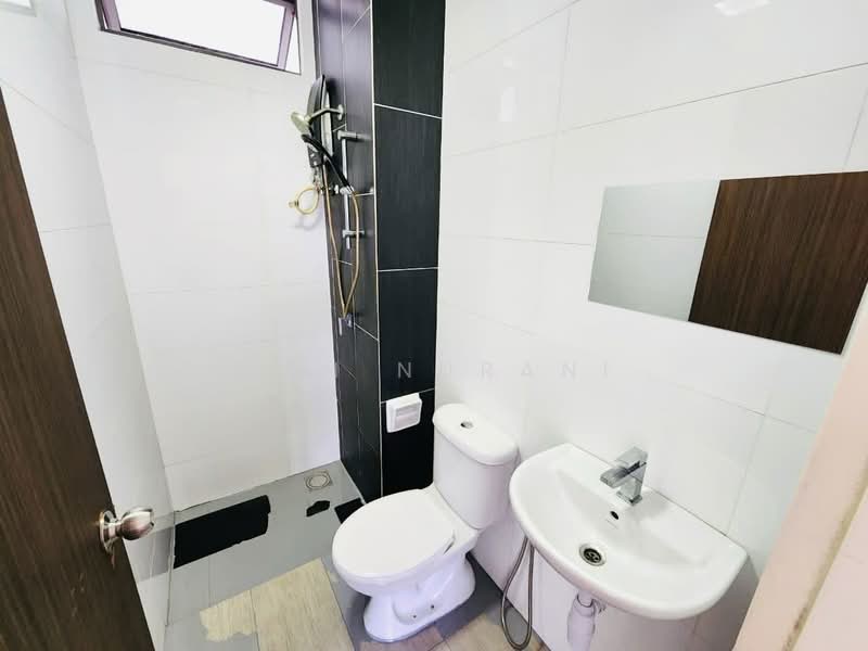 Service Residence for Sale at Seasons Garden Residences - Wan Nurani - Bathroom - PropertyGuru.com.my
