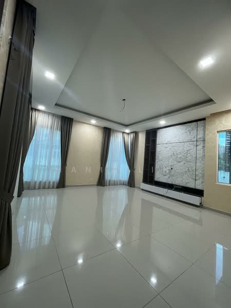 Rumah Banglo untuk Disewa di Ukay Bistari (Ulu Kelang) - Hanin Lin - Living Room - PropertyGuru.com.my