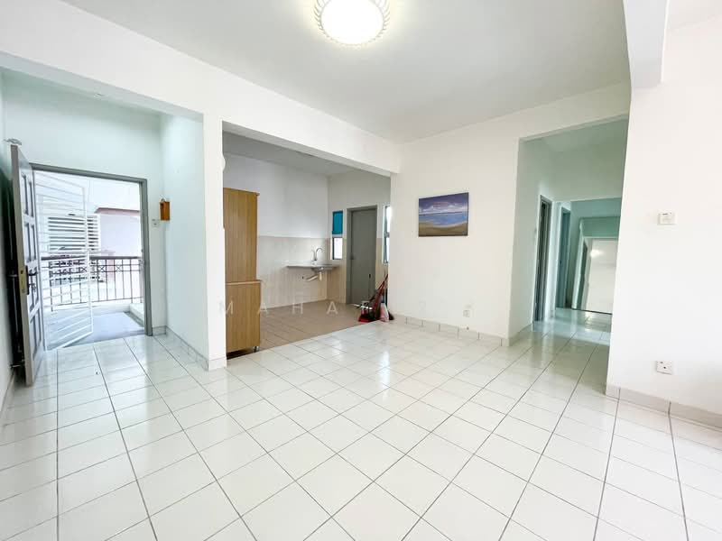 Condominium for Sale at Saujana Aster - Mahafiz . - Living Room - PropertyGuru.com.my