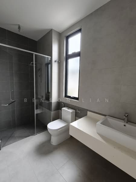 Semi-Detached House for Sale in Sungai Buloh (Selangor) - Benson Lian - Bathroom - PropertyGuru.com.my