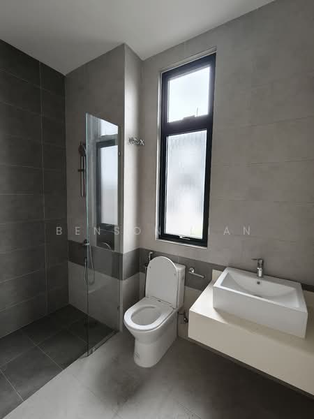 Semi-Detached House for Sale in Sungai Buloh (Selangor) - Benson Lian - Bathroom - PropertyGuru.com.my