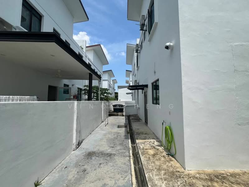 Rumah Berkembar untuk Dijual di Taman Ozana Impian (Bukit Katil) - Vinc Pheng - Exterior - PropertyGuru.com.my