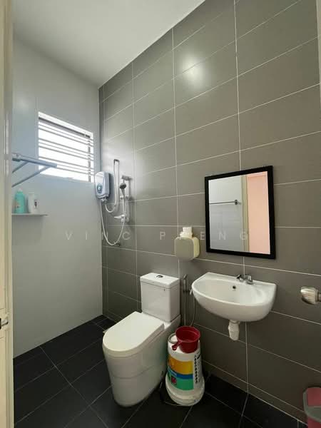 Rumah Berkembar untuk Dijual di Taman Ozana Impian (Bukit Katil) - Vinc Pheng - Bathroom - PropertyGuru.com.my