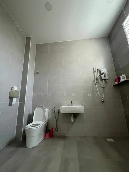 Rumah Berkembar untuk Dijual di Taman Ozana Impian (Bukit Katil) - Vinc Pheng - Bathroom - PropertyGuru.com.my