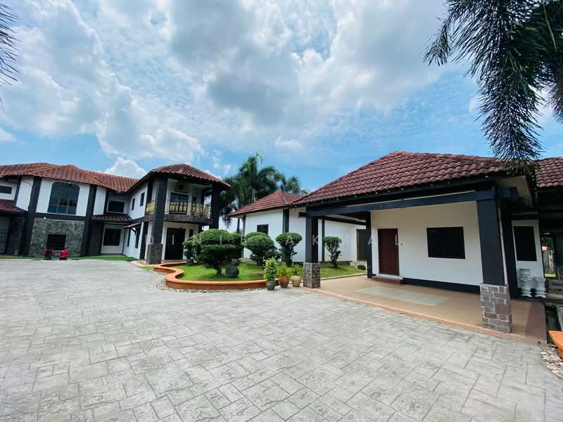 Rumah Banglo untuk Dijual di Sungai Buloh (Selangor) - Dinie Akmal - Exterior - PropertyGuru.com.my
