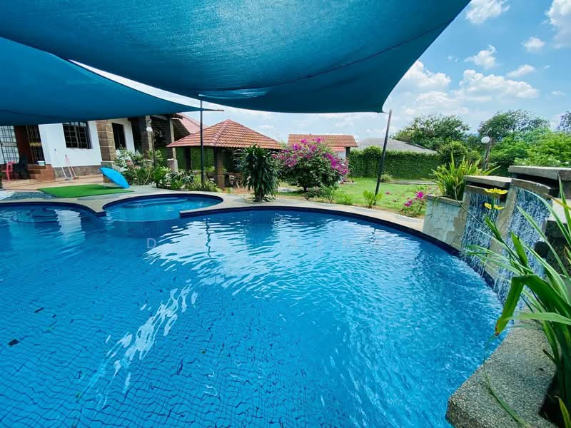 Rumah Banglo untuk Dijual di Sungai Buloh (Selangor) - Dinie Akmal - Pool - PropertyGuru.com.my