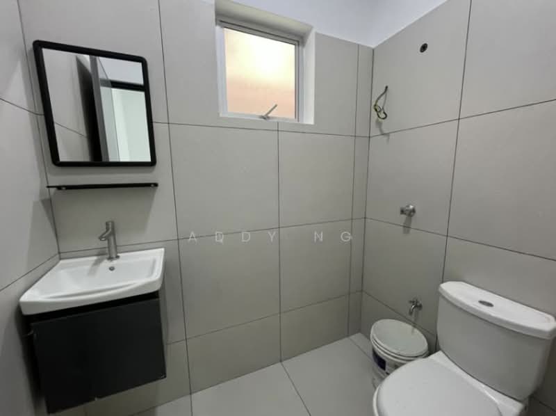 Rumah Teres 2 Tingkat untuk Dijual di Sungai Long (Bandar Sungai Long) - Addy Ng - Bathroom - PropertyGuru.com.my