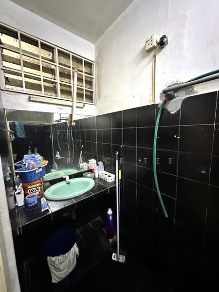 2-storey Terraced House for Sale in Taman Johor Jaya (Johor Bahru) - Bernice Tee - Bathroom - PropertyGuru.com.my