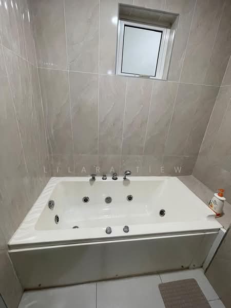 Service Residence for Sale at Paragon Residences @ Straits View - Lilara Tiew - Bathroom - PropertyGuru.com.my