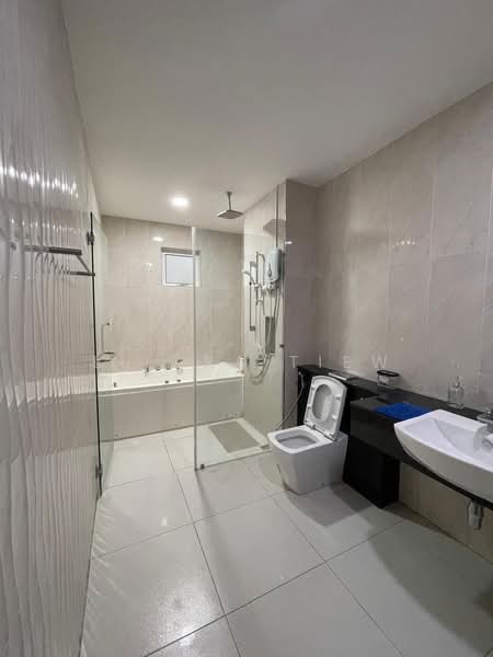 Service Residence for Sale at Paragon Residences @ Straits View - Lilara Tiew - Bathroom - PropertyGuru.com.my
