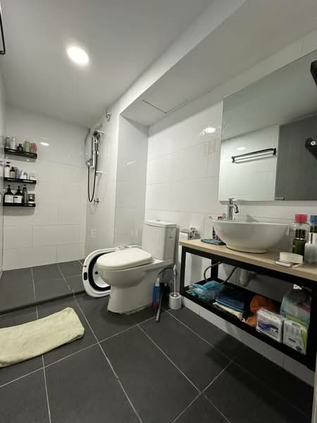 Service Residence for Sale at SOHO @ Empire City - Echo Ng - Bathroom - PropertyGuru.com.my