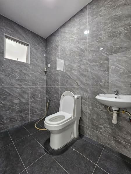 Rumah Teres 1 Tingkat untuk Dijual di Taman Puteri Wangsa (Ulu Tiram) - Ivy Low - Bathroom - PropertyGuru.com.my