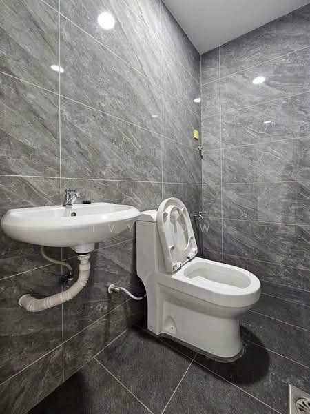 Rumah Teres 1 Tingkat untuk Dijual di Taman Puteri Wangsa (Ulu Tiram) - Ivy Low - Bathroom - PropertyGuru.com.my