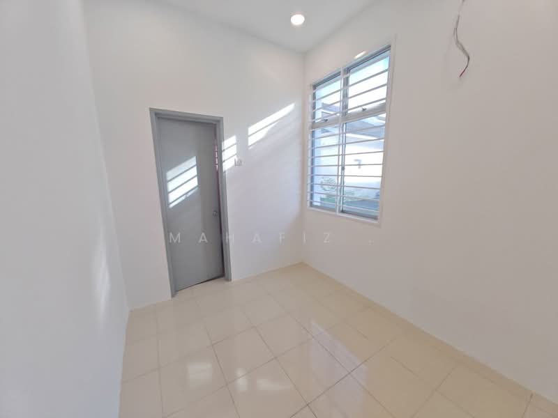 Rumah Berkembar untuk Dijual di Bandar Saujana Putra (Tanjong Duabelas) - Mahafiz . - PropertyGuru.com.my