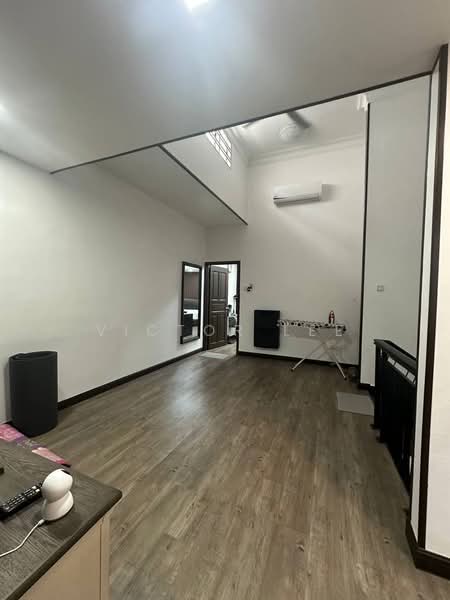 2-storey Terraced House for Rent in Taman Damansara Aliff (Tampoi) - Victor Lee - Living Room - PropertyGuru.com.my