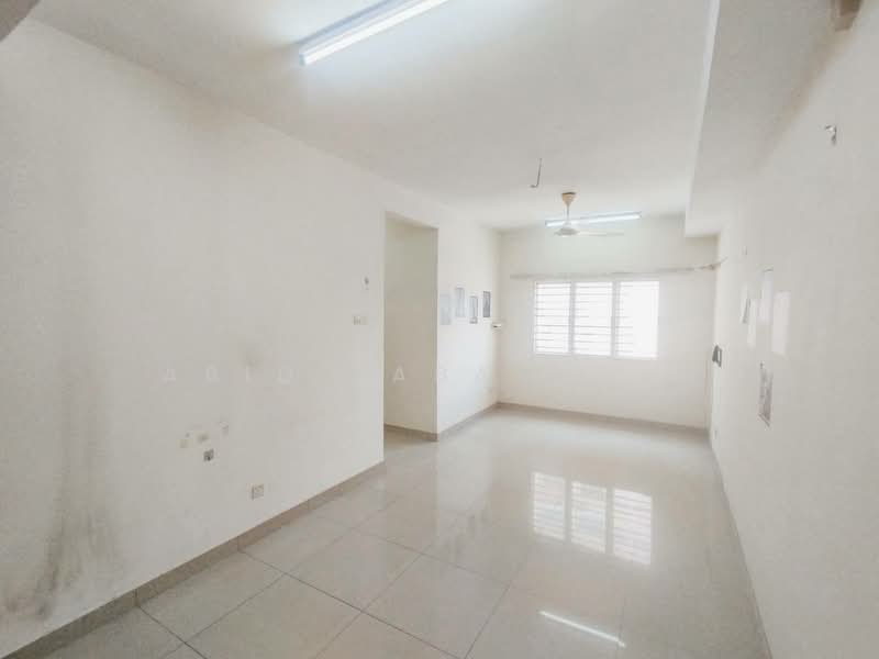 Pangsapuri untuk Dijual di Putra Suria Residence - Abid Sabarudin - Living Room - PropertyGuru.com.my
