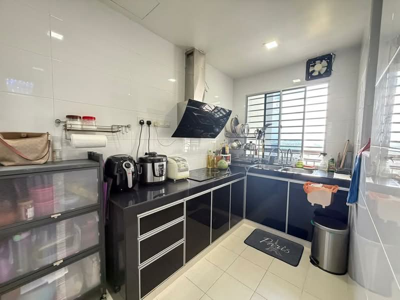 Service Residence for Sale at The Garden Residences - Jas Tay - Kitchen - PropertyGuru.com.my