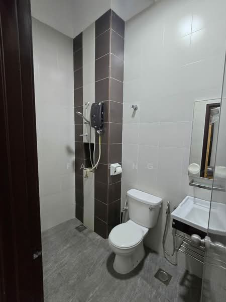 Semi-Detached House for Sale in Taman Bukit Penaga (Sikamat) - Faye Ng - Bathroom - PropertyGuru.com.my