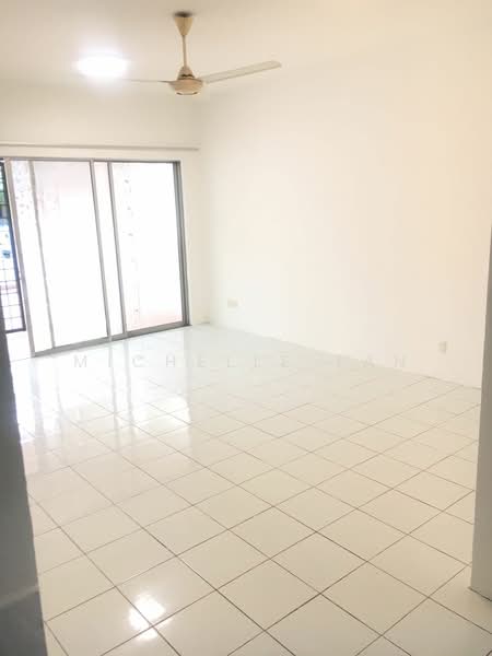 2-storey Terraced House for Sale in Taman Impian Indah (Balakong) - Michelle Tan - Living Room - PropertyGuru.com.my