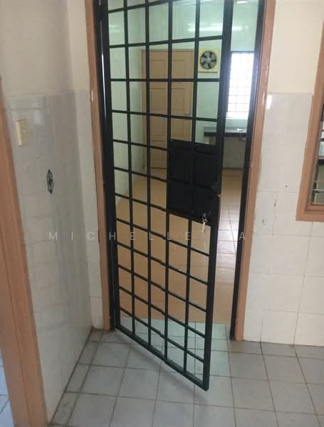2-storey Terraced House for Sale in Taman Impian Indah (Balakong) - Michelle Tan - Entrance - PropertyGuru.com.my