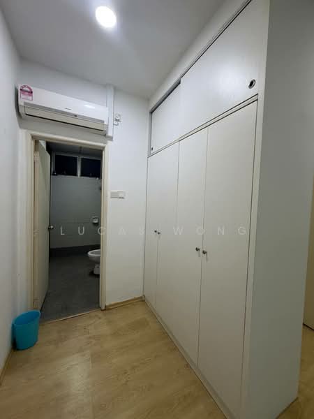 Servis Apartment untuk Dijual di Larkin Heights - Lucas Wong - Bathroom - PropertyGuru.com.my