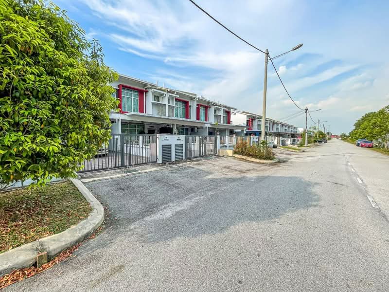 2-storey Terraced House for Sale in Puncak Alam (Selangor) - Amzar Faiz - Exterior - PropertyGuru.com.my
