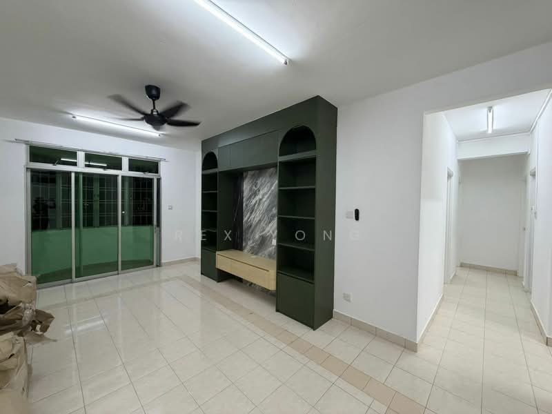 Pangsapuri untuk Disewa di Bayu Puteri 1 - Rex Yong - Living Room - PropertyGuru.com.my