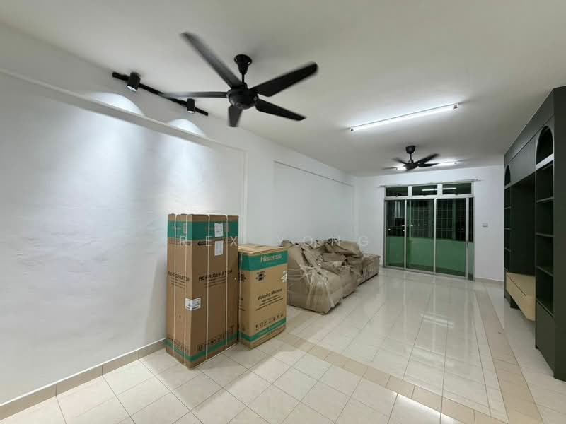 Pangsapuri untuk Disewa di Bayu Puteri 1 - Rex Yong - Living Room - PropertyGuru.com.my