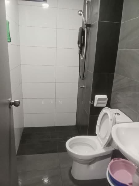 Servis Apartment untuk Disewa di Traders Garden @ Cheras Selatan - Ken Lim - Living toilet - PropertyGuru.com.my