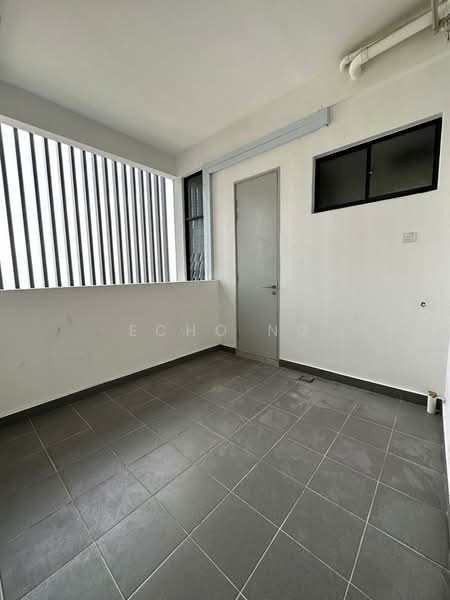 Kondominium untuk Dijual di Dua Menjalara - Echo Ng - Balcony - PropertyGuru.com.my