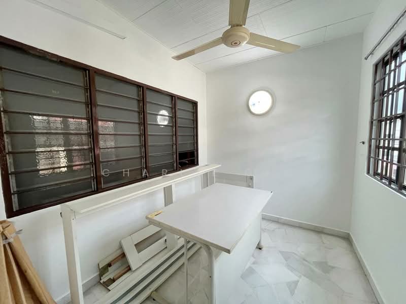 Rumah Teres 2 Tingkat untuk Dijual di Taman Chi Liung (Klang) - Charlie Gan - Study - PropertyGuru.com.my