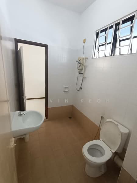 Rumah Teres 2 Tingkat untuk Dijual di Bandar Baru Sungai Air Putih (Balik Pulau) - Calvin Keoh - Bathroom - PropertyGuru.com.my