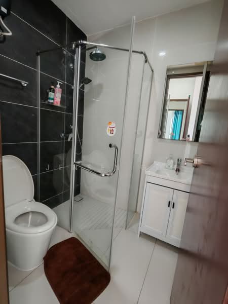 Kondominium untuk Dijual di Amberside @ Country Garden Danga Bay - Jensen Goh - Bathroom - PropertyGuru.com.my