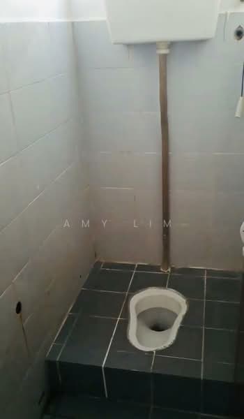Shop / Office for Sale in Seremban (Negeri Sembilan) - Amy Lim - Bathroom - PropertyGuru.com.my