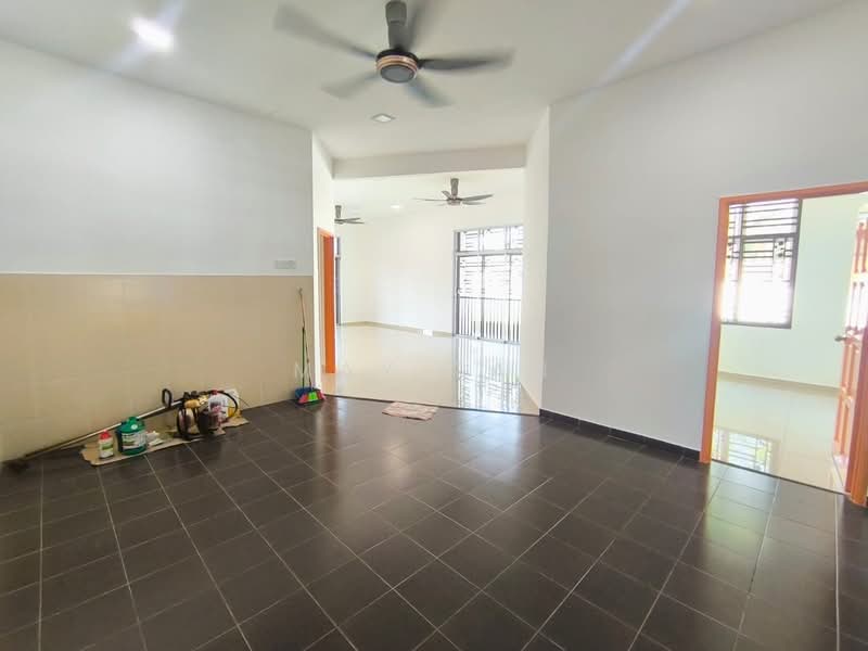Terraced House for Sale in Kluang (Johor) - May Tan - Living Room - PropertyGuru.com.my