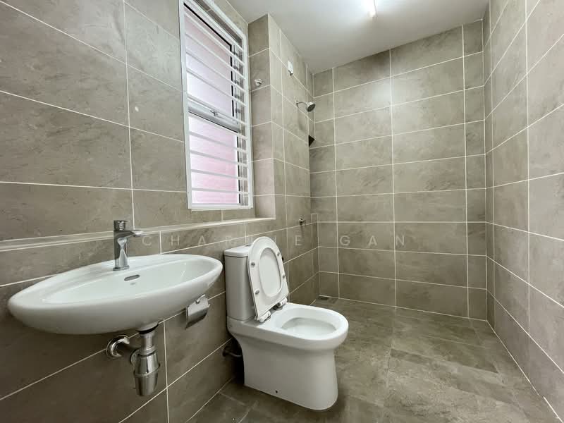 Rumah Teres 2 Tingkat untuk Disewa di Bandar Rimbayu (Telok Panglima Garang) - Charlie Gan - Bathroom - PropertyGuru.com.my