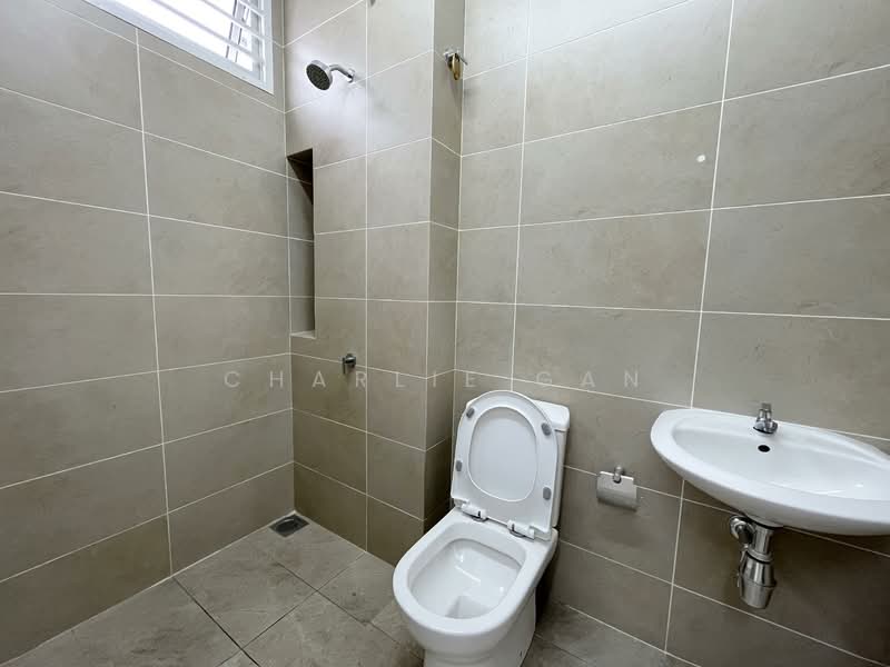 Rumah Teres 2 Tingkat untuk Disewa di Bandar Rimbayu (Telok Panglima Garang) - Charlie Gan - Bathroom - PropertyGuru.com.my