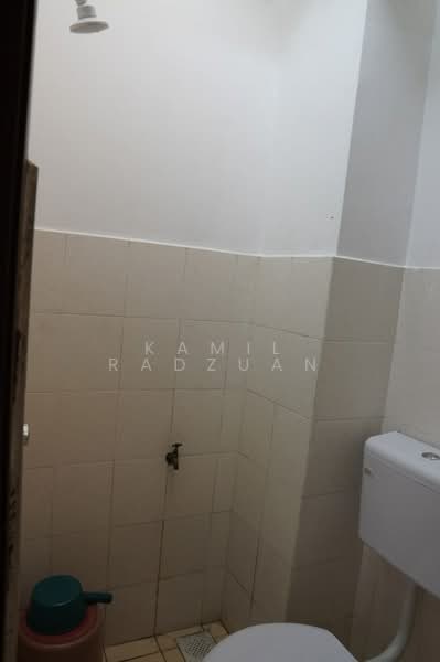 Pangsapuri untuk Disewa di Plaza Indah Apartment - Kamil Radzuan - Bathroom - PropertyGuru.com.my
