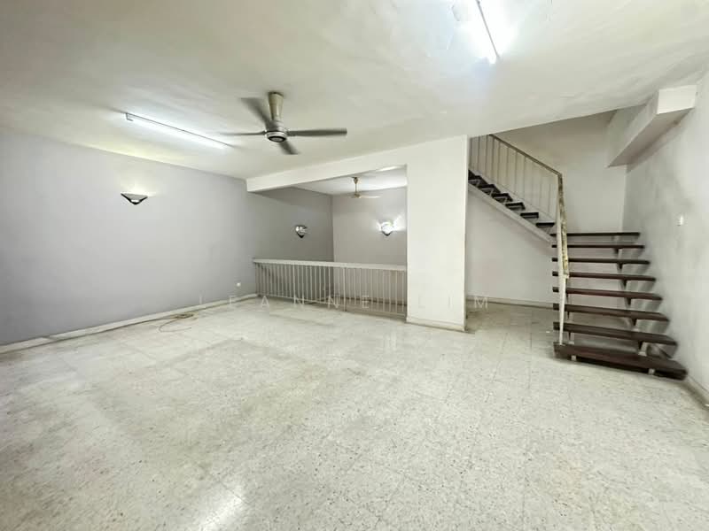 Rumah Teres 2 Tingkat untuk Dijual di SS2 (Petaling Jaya) - Leanne Lim - Living Room - PropertyGuru.com.my