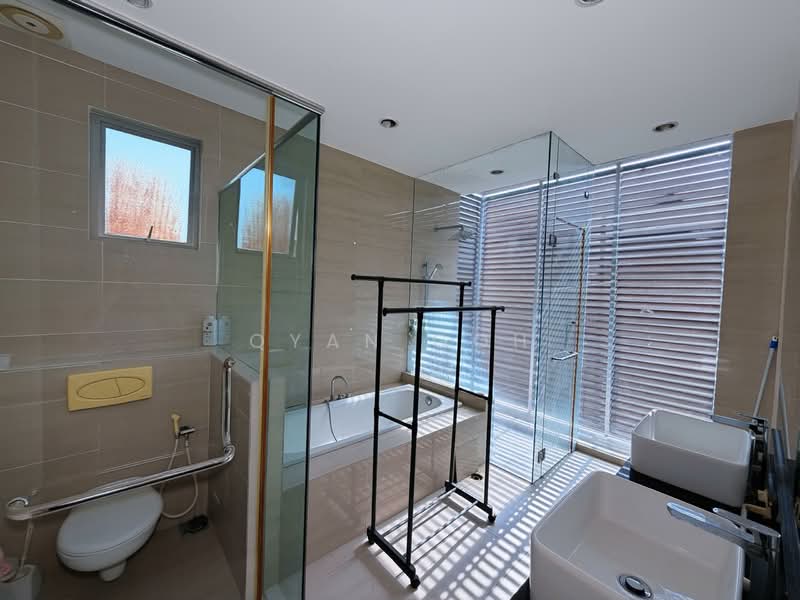 Rumah Berkembar untuk Dijual di Bay Garden (Bayan Lepas) - Qyan Goh - Bathroom - PropertyGuru.com.my