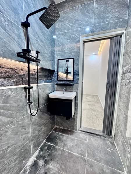 1-storey Terraced House for Sale in Taman Skudai Baru (Skudai) - Darren Siu - Bathroom - PropertyGuru.com.my