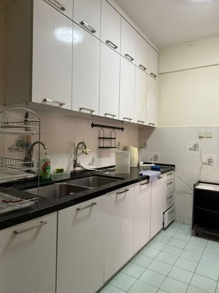 Kondominium untuk Disewa di Ampang Damai Condominium - Yeo Ngee - Kitchen - PropertyGuru.com.my