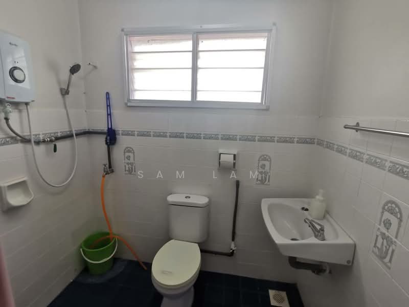 Rumah Teres 2 Tingkat untuk Dijual di Taman Tambun Baru (Tambun) - Sam Lam - Bathroom - PropertyGuru.com.my