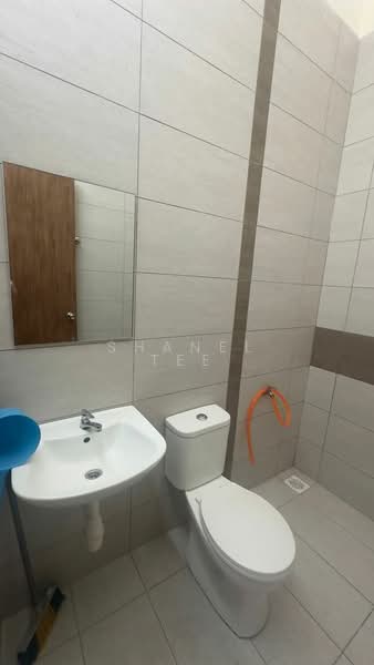 1-storey Terraced House for Rent in Kluang (Johor) - Shanel Tee - Bathroom - PropertyGuru.com.my