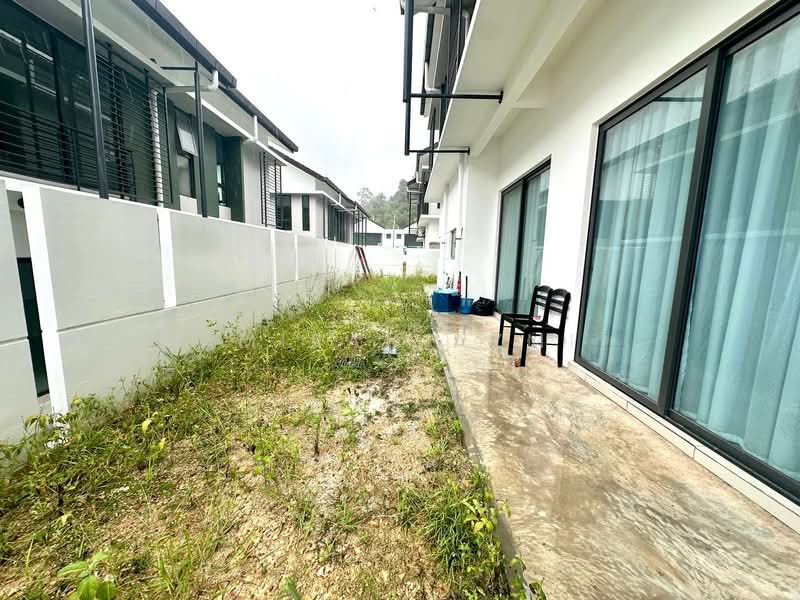 Rumah Berkembar untuk Dijual di Seksyen U10 (Shah Alam) - Amirah Azmi - Exterior - PropertyGuru.com.my