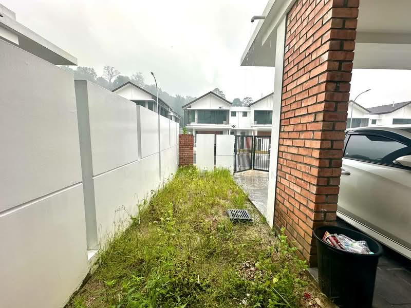 Rumah Berkembar untuk Dijual di Seksyen U10 (Shah Alam) - Amirah Azmi - Exterior - PropertyGuru.com.my