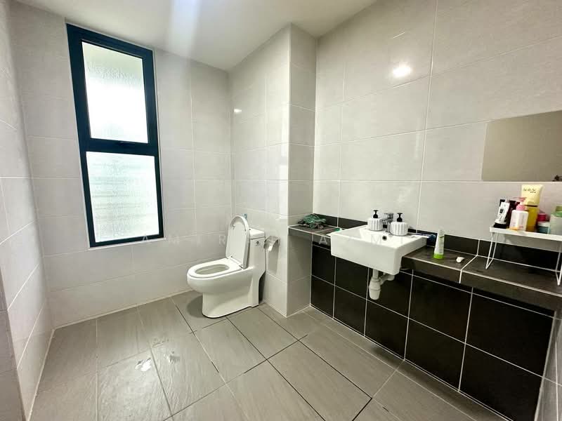 Rumah Berkembar untuk Dijual di Seksyen U10 (Shah Alam) - Amirah Azmi - PropertyGuru.com.my