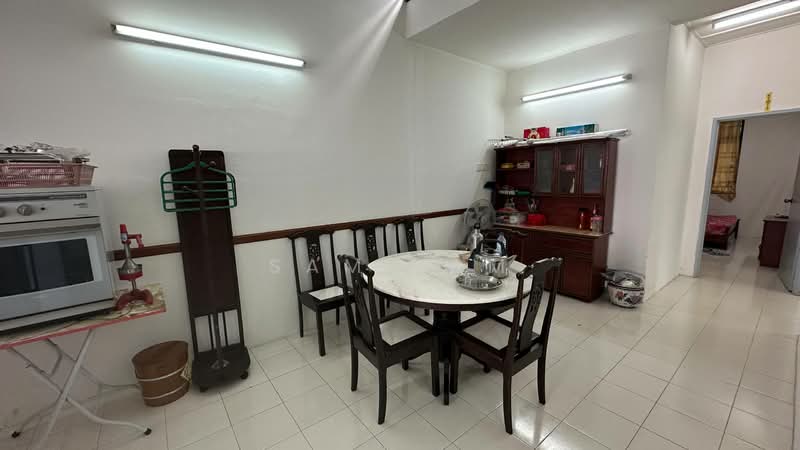 1-storey Terraced House for Sale in Taman Perpaduan Koperasi (Tambun) - Sam Lam - Dining Room - PropertyGuru.com.my