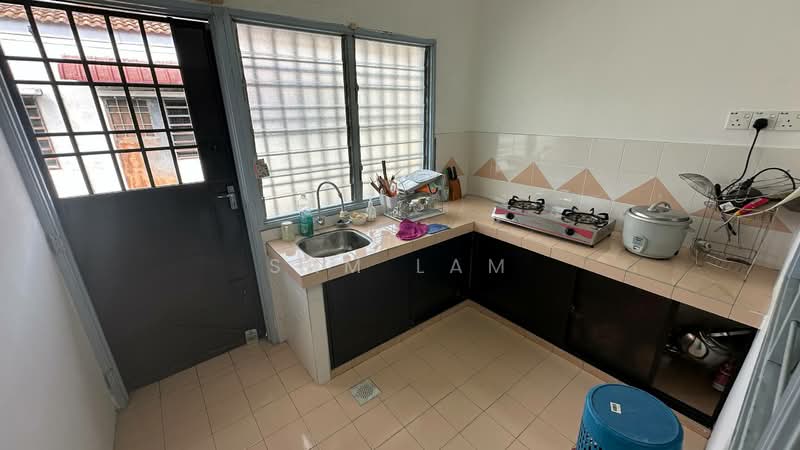 1-storey Terraced House for Sale in Taman Perpaduan Koperasi (Tambun) - Sam Lam - Kitchen - PropertyGuru.com.my